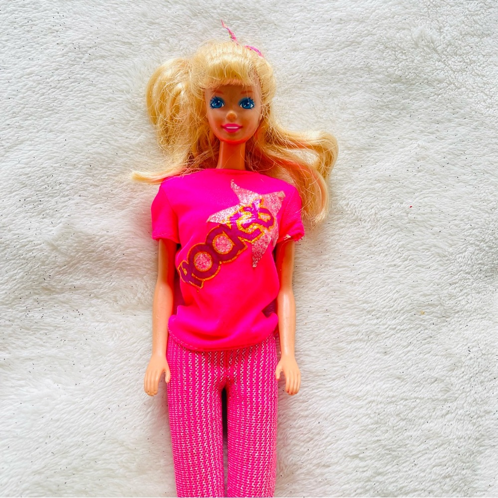 Original Retro Rocker Barbie - Picture 5 of 7